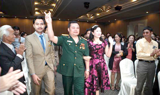 Chủ tịch HĐQT kiêm Tổng Giám đốc Cty Liên Kết Việt Lê Xuân Giang và một số cấp dưới đã bị bắt giam để điều tra về hành vi lừa đảo trong hoạt động kinh doanh đa cấp.