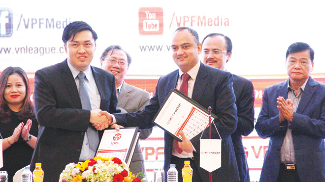 Cách thức tổ chức cá độ “kiểu Việt Nam” khiến Sport Rada gặp khó trong việc phối hợp với VPF phát hiện tiêu cực trong bóng đá Việt Nam. Ảnh: VSI