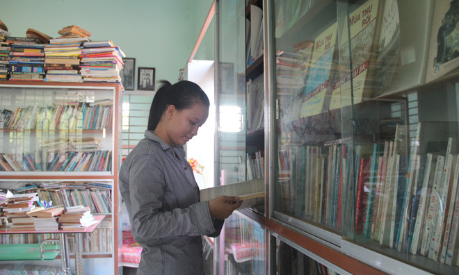 Thích thú đọc sách miễn phí tại thư viện.