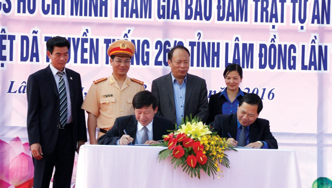 Dạy lái xe an toàn cho 60.000 thanh niên