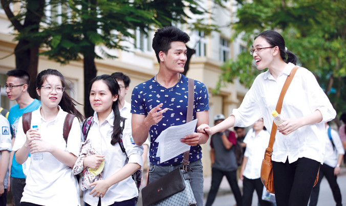 Cải cách thi cử theo hướng ngày càng thuận tiện và nhẹ nhàng là mong muốn của toàn xã hội (thí sinh dự thi THPT quốc gia 2016 tại hội đồng thi trường ĐH Y Hà Nội). Ảnh: Ngọc Châu