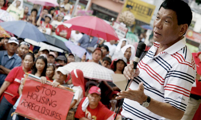 Ông Rodrigo Duterte được ví như Donald Trump của phương Đông. Ảnh: Bloomberg