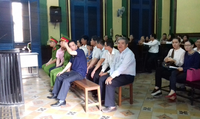 Các bị cáo vụ VN Pharma tại tòa sáng 29/6. Ảnh: Tân Châu