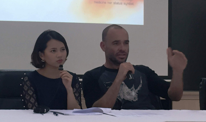 Diễn viên Paul Blackthorne chia sẻ về chiến dịch “Việt Nam ơi, bảo vệ tê giác”. Ảnh: Nguyễn Hoài