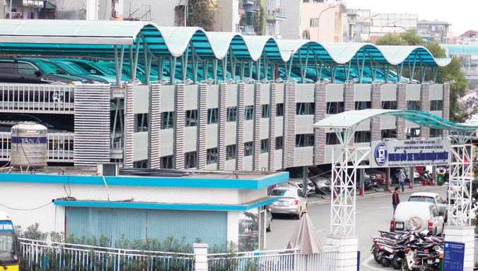 Ðiểm đỗ xe giàn thép Trần Nhật Duật có công suất gấp 4 lần điểm đỗ xe mặt đất.