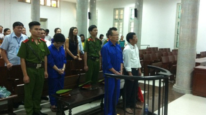 Các bị cáo nghe tòa tuyên án