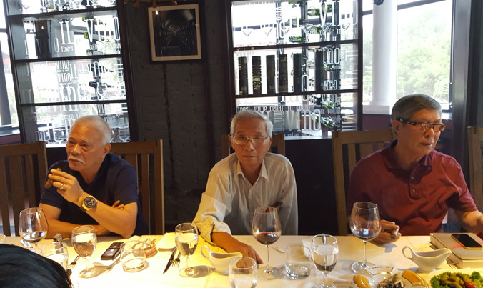 Ông Phạm Thanh (giữa) Lê Huy Côn (phải) và Đoàn Mạnh Giao.