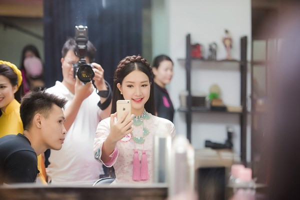 Thí sinh đến từ Huế thể hiện sự dễ thương.