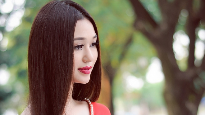 Khánh My: Cạn chiêu