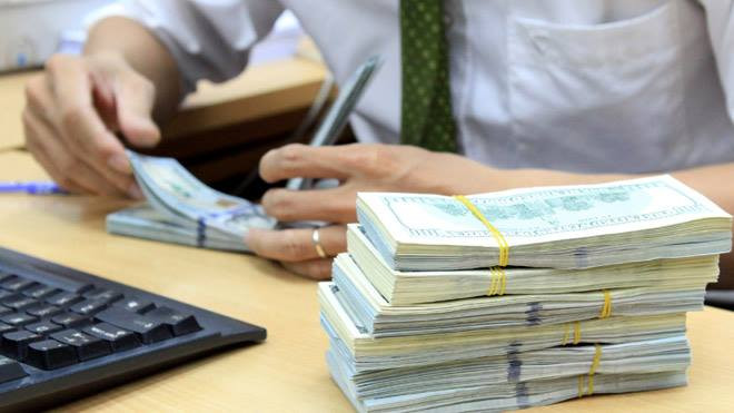 Nhiều khả năng NHNN sẽ không dỡ trần lãi suất USD 0% và đeo đuổi chính sách dài hạn chống đô la hóa.