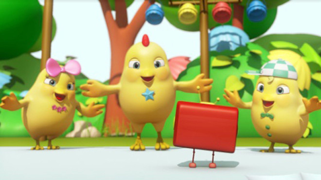 So sánh hình ảnh chú gà của đạo diễn Lưu Mạnh Tiến và chú gà trong chương trình “Hát cùng Siêu Chíp”. Ảnh: Nhã Khanh.