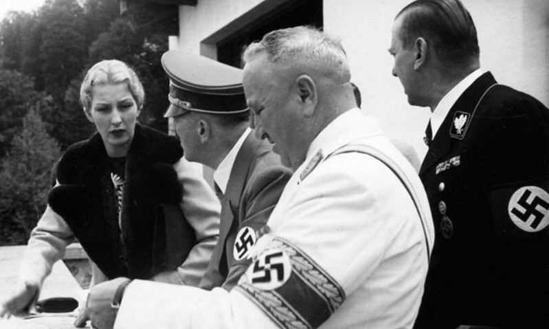 Renate Muller và Hitler