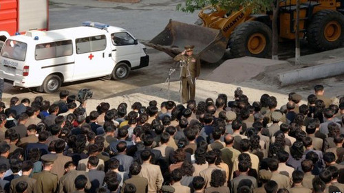 Một quan chức công khai xin lỗi ở quận Phyongchon , thành phố Bình Nhưỡng