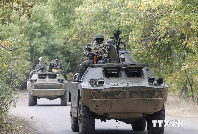 Binh sỹ Ukraine tuần tra tại vùng Donetsk ngày 16/9. (Nguồn: AFP/TTXVN)