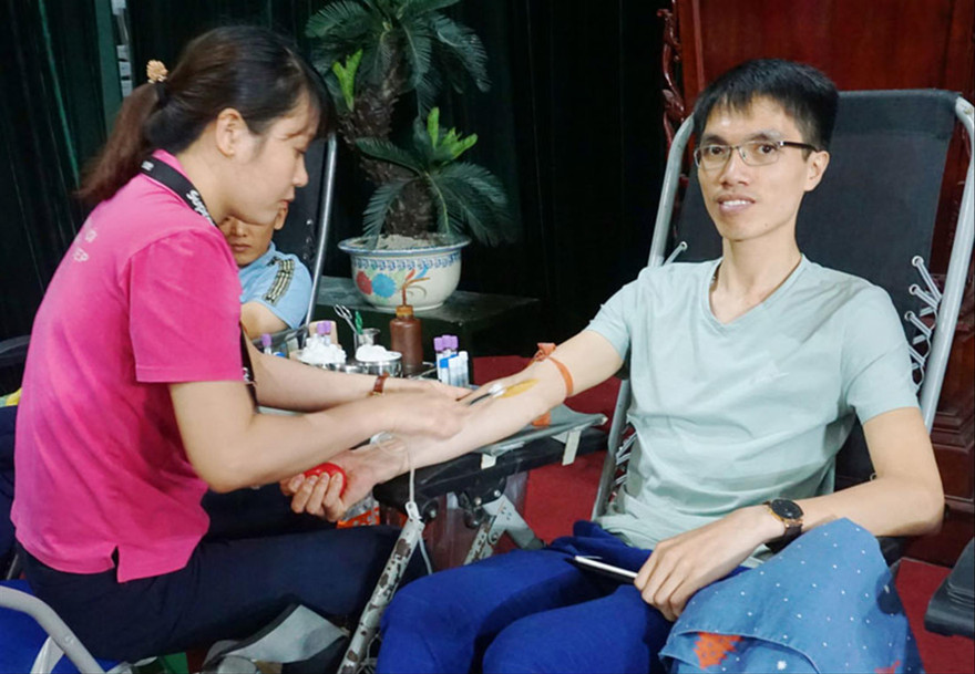 Anh Ngô Xuân Khương tham gia hiến máu tình nguyện 