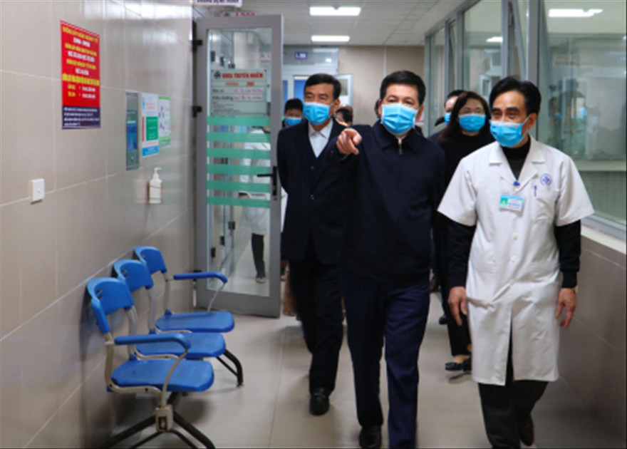 Lãnh đạo tỉnh Thái Bình kiểm tra phương án đối phó khi xuất hiện dịch tại các bệnh viện ảnh: Hoàng Long 