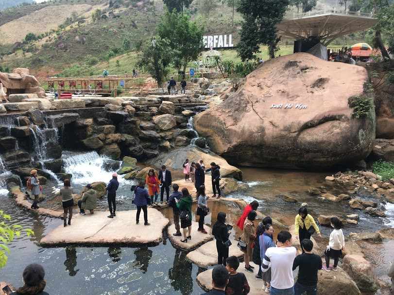 Du khách giảm mạnh tại các điểm du lịch Ảnh: M.T