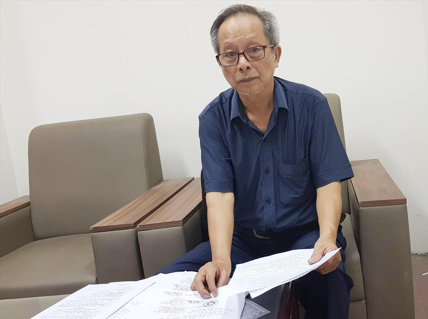 Ông Lê Đức Thắng trình bày sự việc tại báo Tiền Phong. Ảnh: K.N       