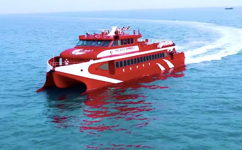 Những chuyến tàu kéo gần biển đảo