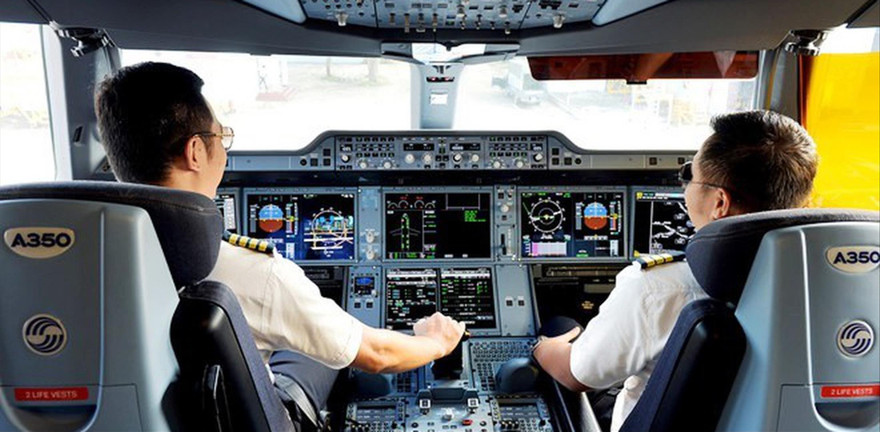 Hiện các hãng hàng không đều sử dụng 1 phần phi công người nước ngoài, do phi công người Việt chưa đáp ứng đủ nhu cầu Ảnh minh họa