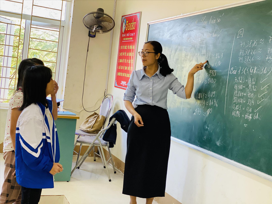 Mỗi học sinh đều phải được nhận xét, đánh giá theo các hình thức khác nhau và phù hợp thực tiễn dạy học. Ảnh: Nguyễn Hà 