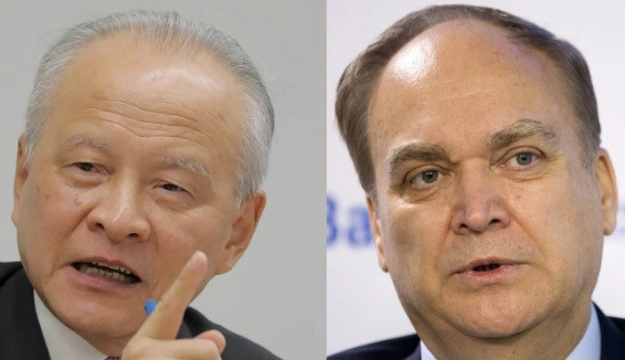Đại sứ Trung Quốc tại Mỹ Thôi Thiên Khải (trái) và Đại sứ Nga tại Mỹ Anatoly Antonov ảnh: AP 