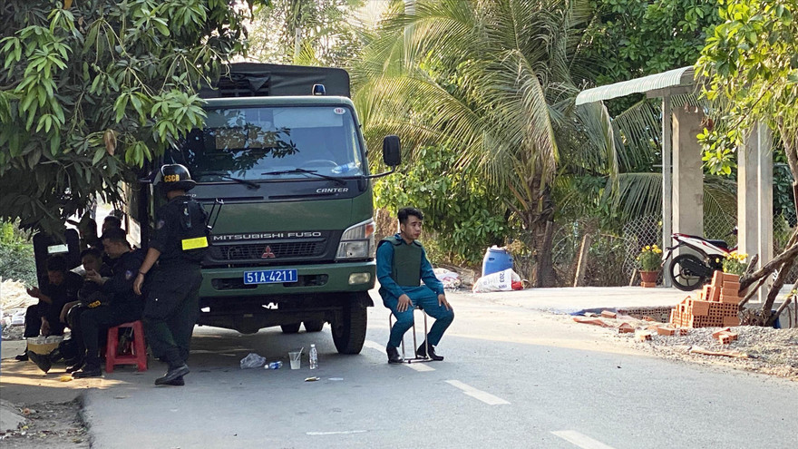 Công an vây bắt Lê Quốc Tuấn ở Củ Chi 