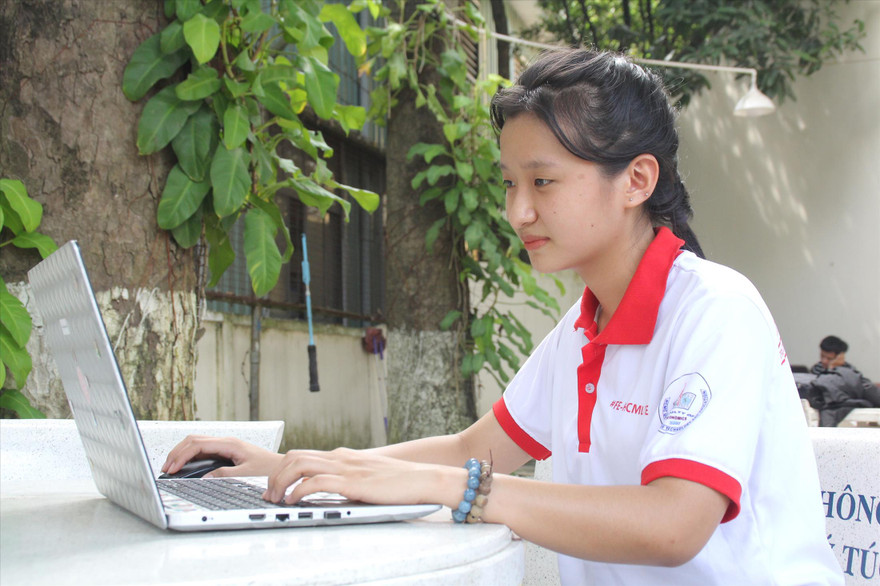 Tích cực trau dồi các kỹ năng mềm ngay từ sớm, Kim Thi mong muốn bắt kịp các xu hướng xã hội Ảnh: Ngô Tùng 