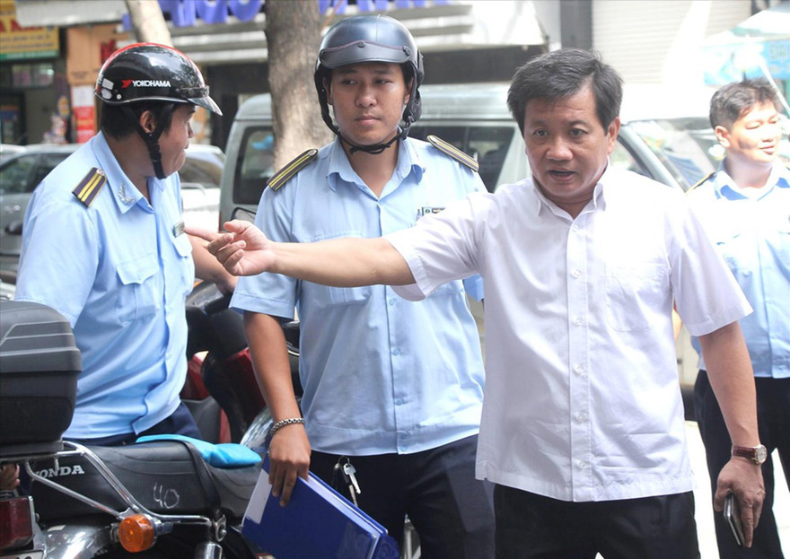 Ông Đoàn Ngọc Hải khi còn xuống đường đòi lại vỉa hè cho người đi bộ đầu năm 2017