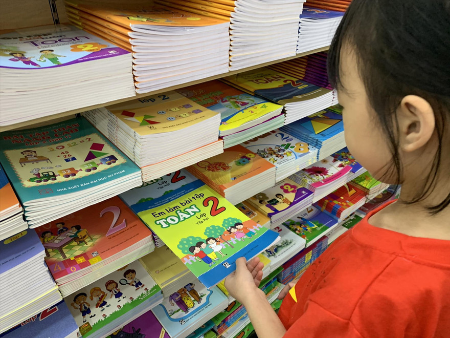 Thiếu SGK mang tính cục bộ. Ảnh: Như Ý 