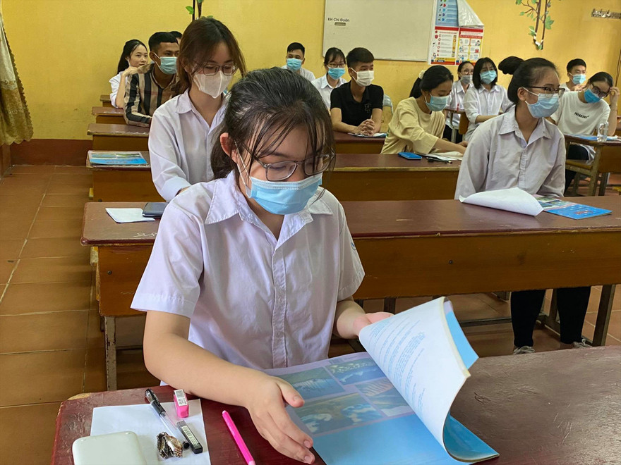 Dạy học trực tuyến sẽ trở thành nhiệm vụ bắt buộc, nhưng khó có thể thay thế dạy học trực tiếp như thế này Ảnh: PV 