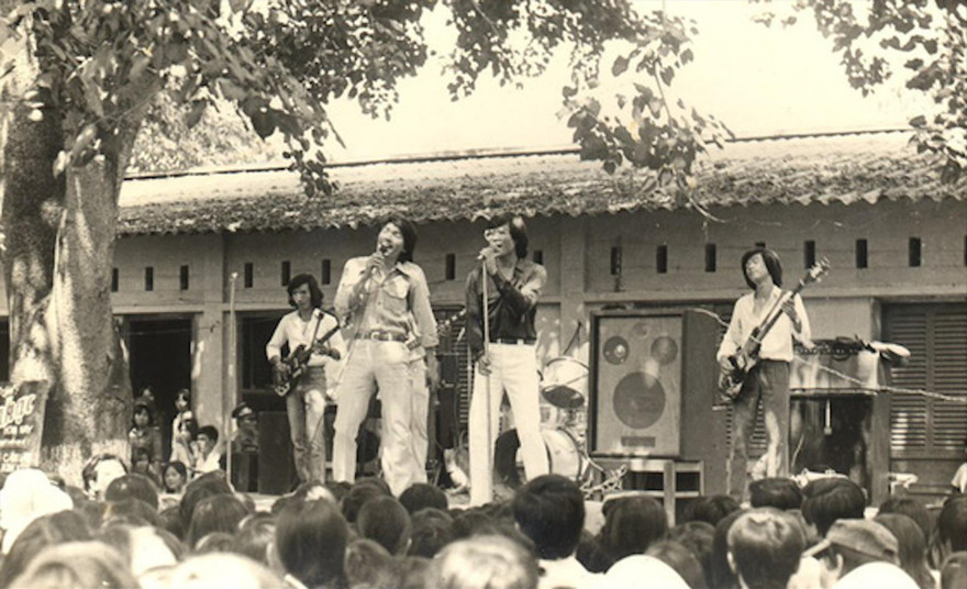 Nhạc sỹ Trần Tiến trong một lần du ca