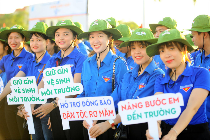 Luật thanh niên 2020 quy định vai trò, trách nhiệm của thanh niên làm cơ sở pháp lý cho thanh niên rèn luyện, tu dưỡng... Ảnh: Xuân Tùng