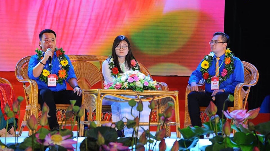 Bác sỹ Nguyễn Ngọc Sang, Nguyễn Phương Thảo và Nguyễn Hữu Hào (từ phải sang trái) tại chương trình giao lưu. Ảnh: Hoàng Mạnh Thắng