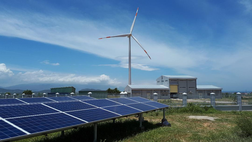 Hàng loạt dự án điện mặt trời rơi vào tay người nước ngoài 