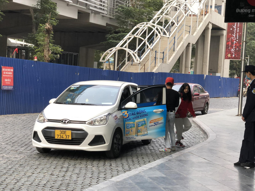 Giá cước của xe công nghệ cao hơn taxi truyền thống. Ảnh: P.V
