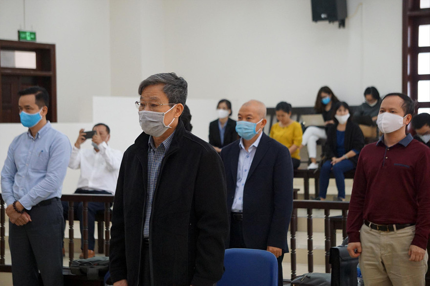 Bị cáo Nguyễn Bắc Son nói lời sau cùng. Ảnh: Nguyễn Hoàn 