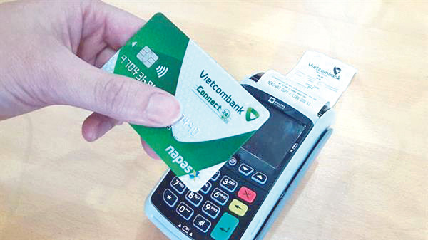 Vietcombank đã phát hành và chuyển đổi trên 1 triệu thẻ chíp Contactless