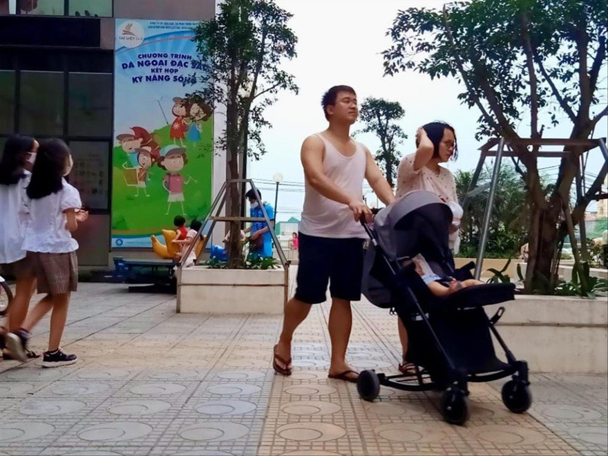 Nhiều chính sách ưu tiên được ban hành nhằm khuyến khích kết hôn trước tuổi 30, sinh đủ hai con trước tuổi 35