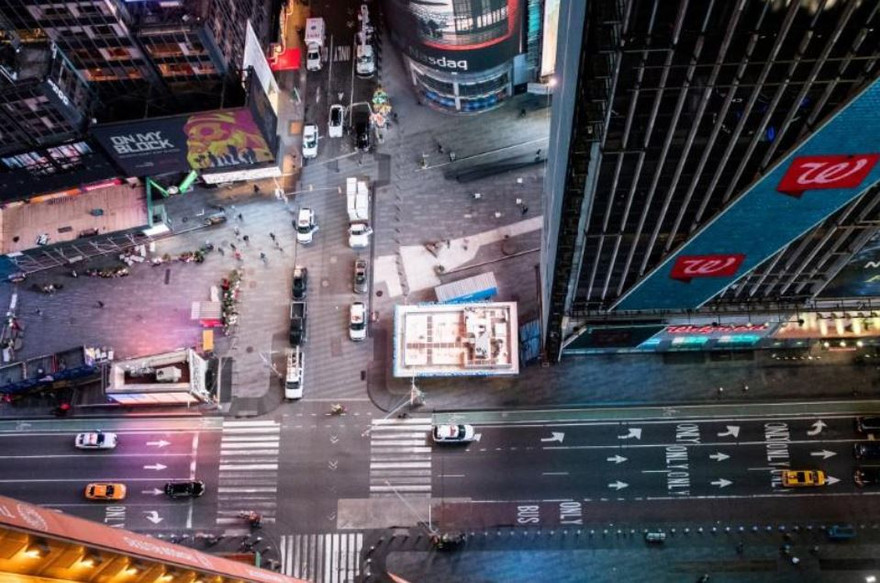 Quảng trường Thời đại trống trải khi dịch bùng phát tại thành phố New York. Ảnh chụp ngày 18/3. Ảnh: Reuters