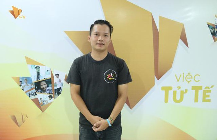 Trưởng nhóm Tình nguyện Niềm Tin Hoàng Hoa Trung