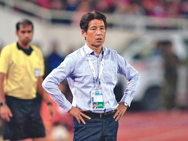 HLV Nishino sẽ trở lại Thái Lan vào giữa tháng 8