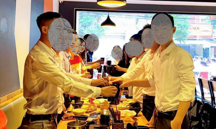 Nhân viên môi giới thường xuyên đăng ảnh liên hoan trên facebook để lôi kéo người tham gia