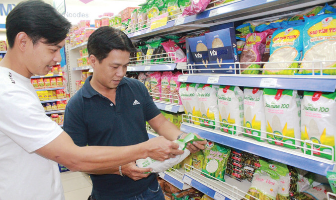 Người tiêu dùng truy suất nguồn gốc thực phẩm bằng điện thoại thông minh