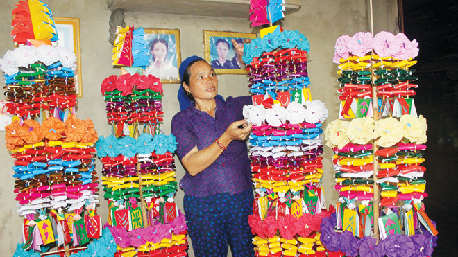 Bà Nơm làm cây hoa giấy