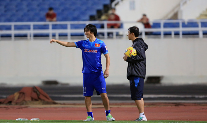 Tiền vệ Tuấn Anh có thể không ra sân trận mở màn AFF cup 2016 của ĐTVN. Ảnh: VSI