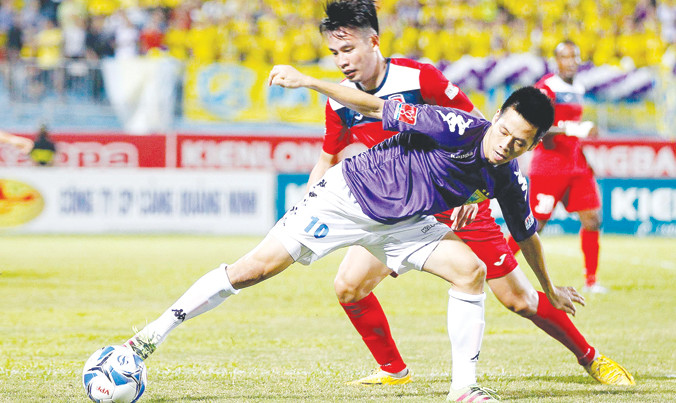 Cả CLB Hà Nội và Than Quảng Ninh sẽ chọn lối chơi tấn công trong trận đấu chiều nay, theo nhận định của HLV Hoàng Văn Phúc. Ảnh: VSI