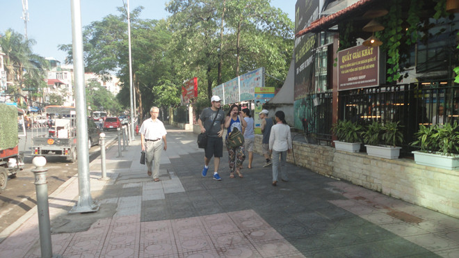 Nơi cây đổ đã được dọn sạch