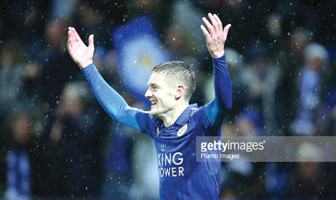 Vardy có một đêm bùng nổ để giúp Leicester City đè bẹp Manchester City. Ảnh: GETTY IMAGES