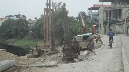 Một đoạn đường bị hỏng. Ảnh: K.N